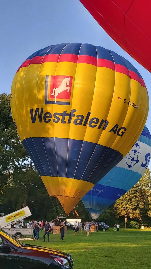 You are currently viewing Heißluftballon-Start auf der Planwiese in Telgte – 9 Heißluftballone am 20.08.2023